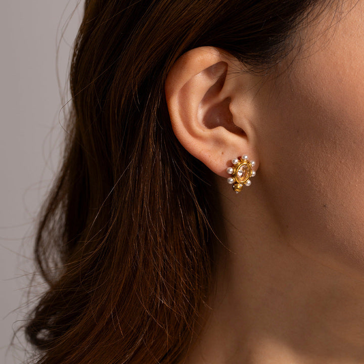 Elegante Gouden Oorbellen & Natuurlijke Peren
